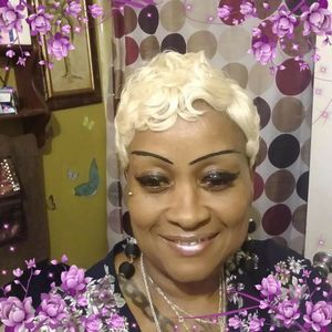 Meet your Posher, Mae